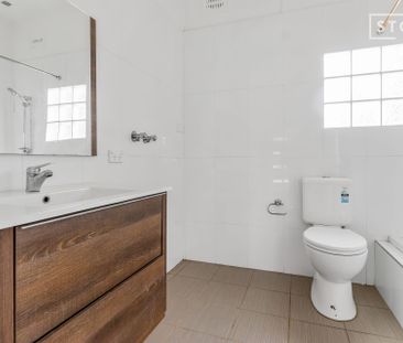 Perfect Coastal Living: Just Minutes from Budgewoi Beach! - Photo 5