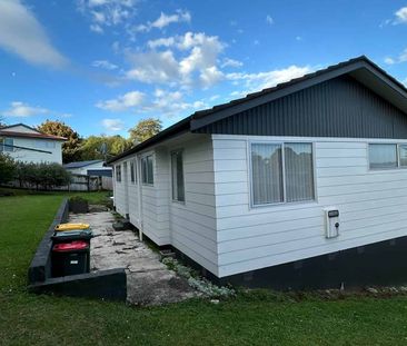 Spacious Home in Quiet Cul-de-Sac - Photo 2