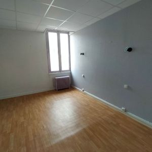 APPARTEMENT T3 - 58 m² - COEUR DE PARAY - Photo 2