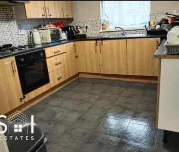 1 bedroom in a house share to rent - Photo 4