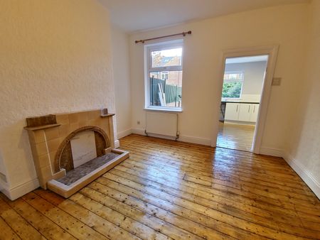 2 Bed Terraced House, Lord Nelson Street, NG2 - Photo 2