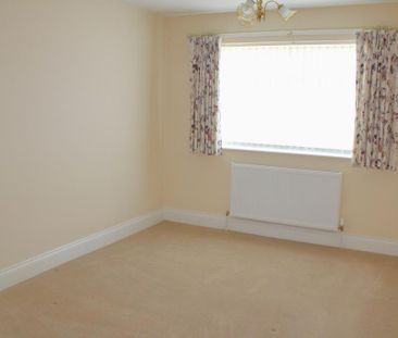 2 bedroom detached bungalow to rent - Photo 3