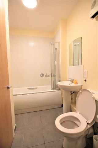 Apartment to rent in Dublin, Brookwood Grove - Photo 3