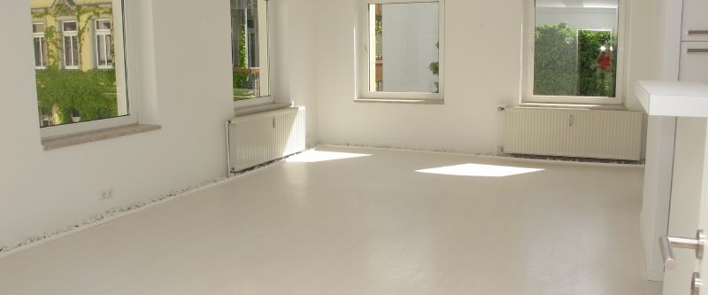 Helle Räume im Hinterhaus mit Einbauküche - Photo 1