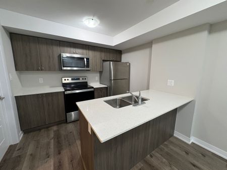 For Lease - 1331 Countrystone Drive Unit# B12, Kitchener, Ontario - Photo 4