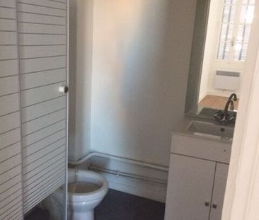 Appartement 1 pièces 30m2 MARSEILLE 7EME 516 euros - Photo 1