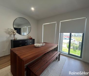 29 Warangal Way, Deanside, VIC 3336 - Photo 4