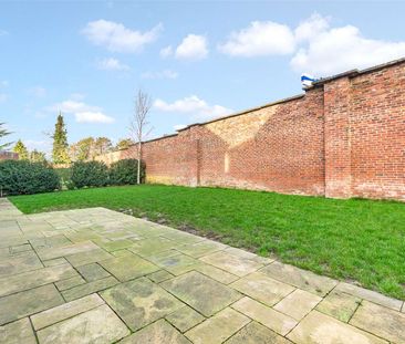 A beautifully appointed five bedroom detached home by PH Homes, set... - Photo 3