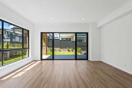 Beautiful 3 Bedroom Home - Photo 3