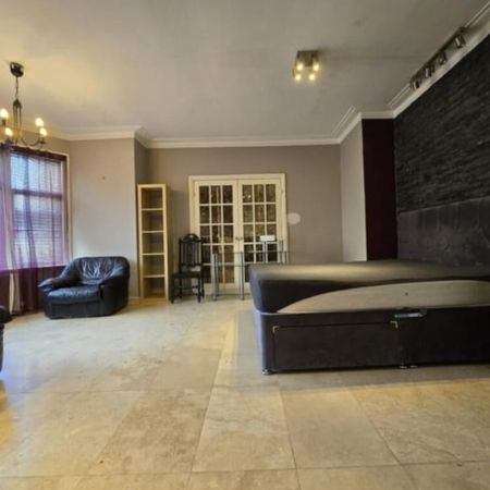 Studio Flat, Finchley Lane, NW4 - Photo 3