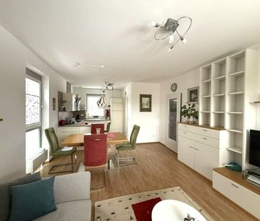 Neuwertige 2-Zimmer Wohnung mit Terrasser, Garten und Parkplatz - Photo 1