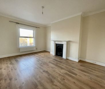 1 Bed Flat, Lower Addiscombe Road, CR0 - Photo 1