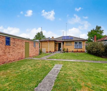 10 Grammar Street, Wendouree - Photo 3