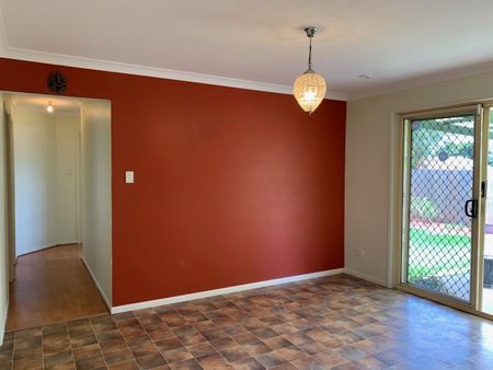 Spacious Family Living in Prime Runcorn Location - Photo 3