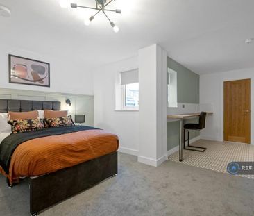 1 bedroom in a house share to rent - Photo 4