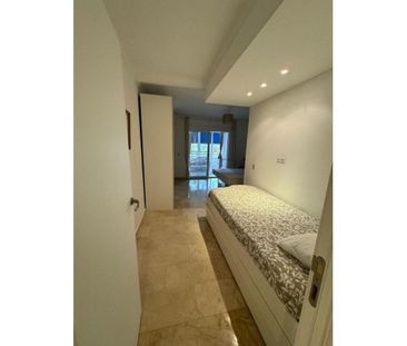 3 room luxury Apartment for rent in Marbella, Andalusia - Photo 2