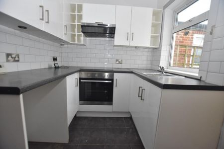 Coronation Road, Brimington, Chesterfield, S43 1EU - Photo 5