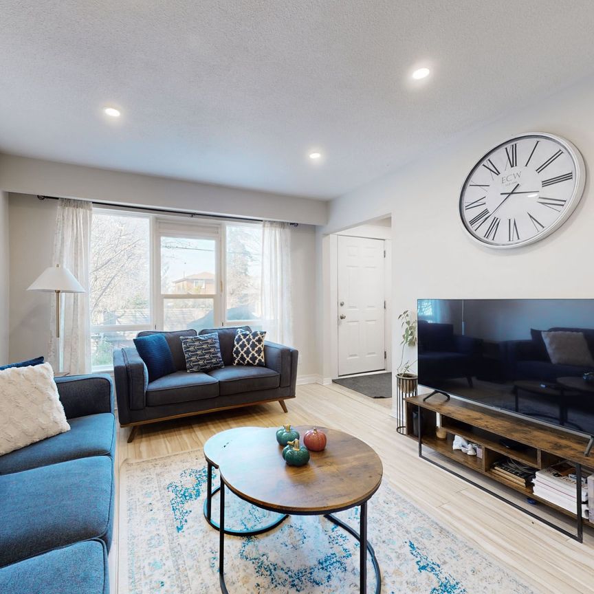 For Lease - 795 Greenfield Crescent, Newmarket, Ontario - Photo 1