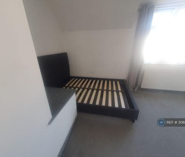 2 bedroom semi-detached house to rent - Photo 6