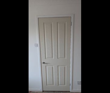 3 Bed End Terrace, Ramshead Crescent, LS14 - Photo 1
