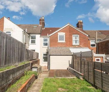 Clifton Road, Salisbury, SP2 - Photo 1