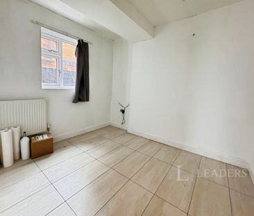 4 bedroom semi-detached to rent Wharncliffe Road, Loughborough - Photo 1