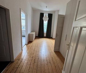 Attraktive 70 m² Wohnung mit Balkon und Einbauküche in zentraler Lage - Foto 1