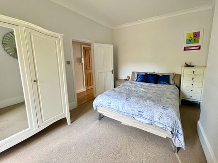 2 Bed Flat, Kingdon Road, NW6 - Photo 3