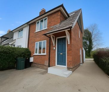 Raymond Crescent , Guildford, GU2 - Photo 1