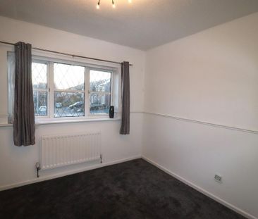 4 bedroom semi-detached house to rent - Photo 6