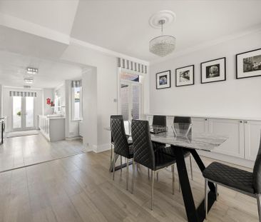 5 bedroom end of terrace house to rent - Photo 2