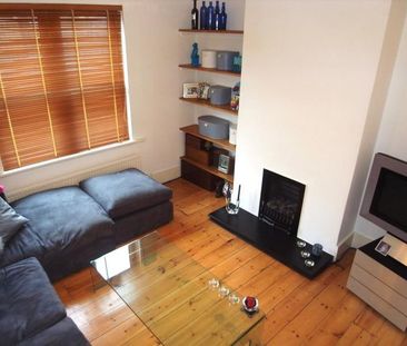 2 bedroom end of terrace house to rent - Photo 1