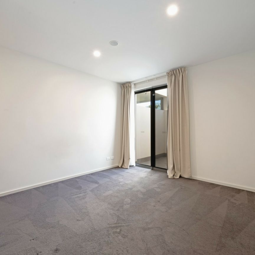 Executive living in an ideal location - Photo 1