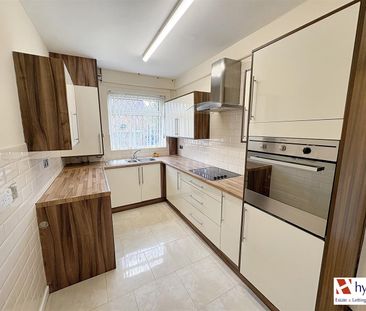 London Close, Wigan, WN5 0QQ - Photo 1