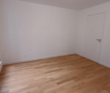location Appartement T2 DE 49.7m² À COURBEVOIE - Photo 3