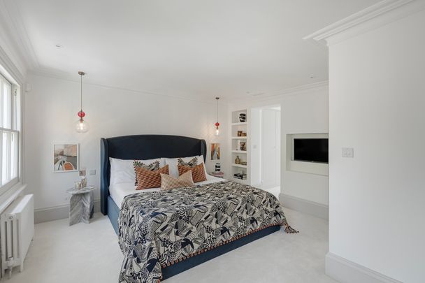 Two-bedroom pied de terre in Knightsbridge - Photo 1