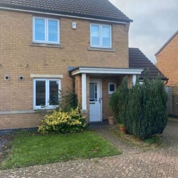 Lutterworth, Leicestershire, LE17 - Photo 1