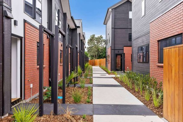 Modern Luxury - Corner Townhouse with Exceptional Outdoor Living - Photo 1