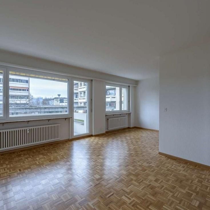 Grosszügige und helle Wohnung in Therwil - Photo 1