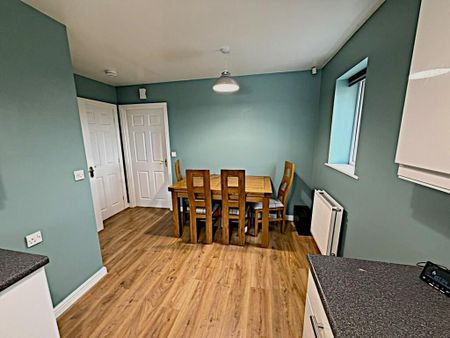 3 bedroom end of terrace house to rent - Photo 4