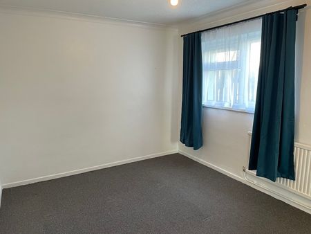 Warwick Place, West Cross, Swansea, SA3 - Photo 3