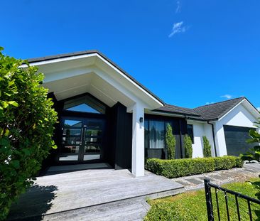 Discover comfort and style in this beautifully appointed Flagstaff ... - Photo 2