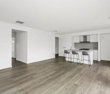 Contemporary, Comfort in a Convenience Location! - Photo 3