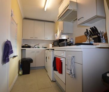 Queens Court, Queens Road, Slough,SL1 - Photo 3