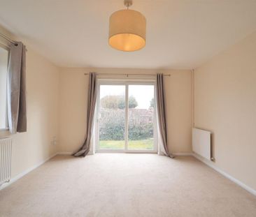 2 bedroom semi-detached house to rent - Photo 4