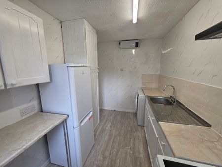 Bohemia, HP2 5RW, Hemel Hempstead - Photo 3