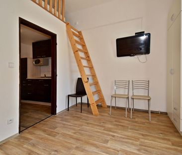 Pronájem bytu 1+kk 21 m² - Photo 1