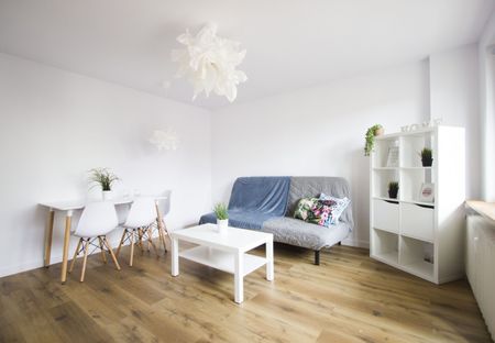 Świeże 3-pokojowe mieszkanie z balkonem i CO - Photo 2