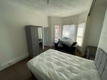 Room in a Shared House, Mellor Road, CH42 - Photo 5