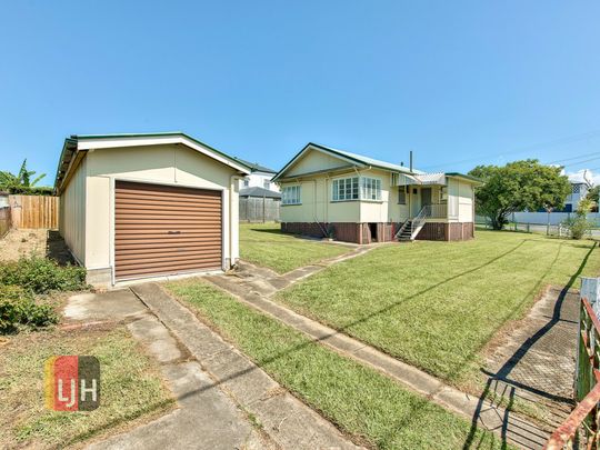 RENOVATED 3 BEDROOM COTTAGE IN FANTASTIC KEDRON LOCATION - Photo 1